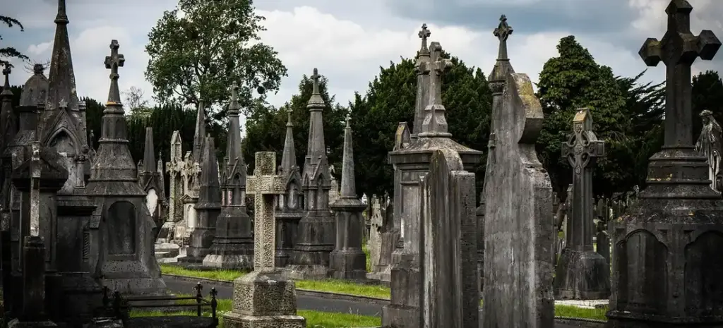 Creating a Meaningful Funeral Program: A Compassionate Planning Guide
