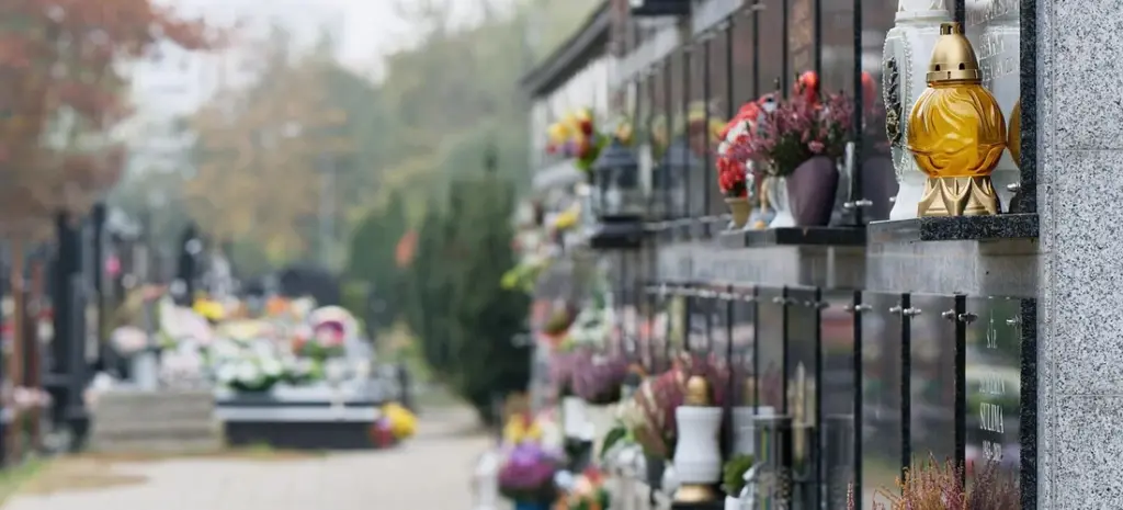 Covering Funeral and Cremation Costs: A Guide to Medicaid, Medicare, Health Insurance, Hospice, and Credit Union Assistance