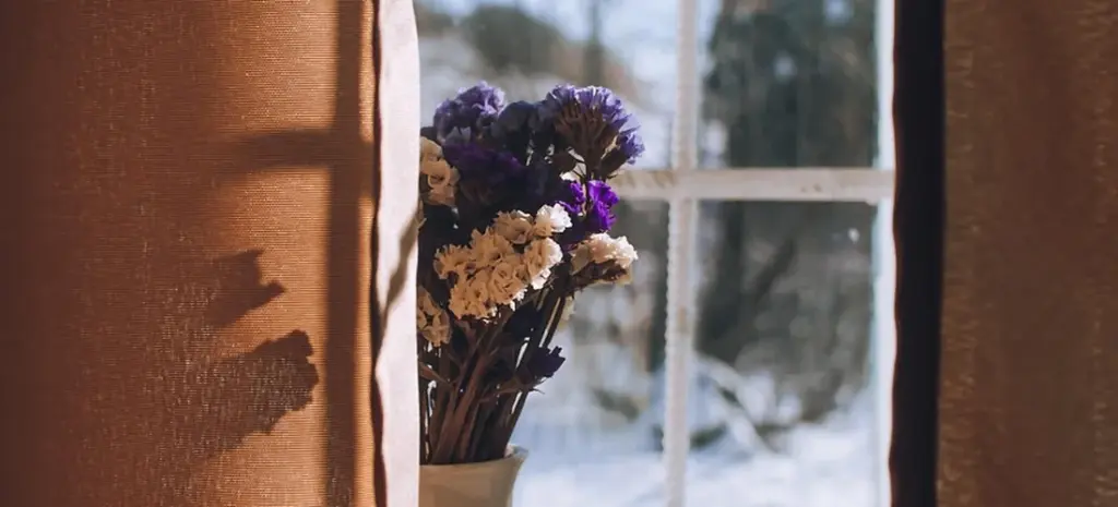 Thoughtful Funeral Gift Ideas and Condolence Etiquette: A Compassionate Guide