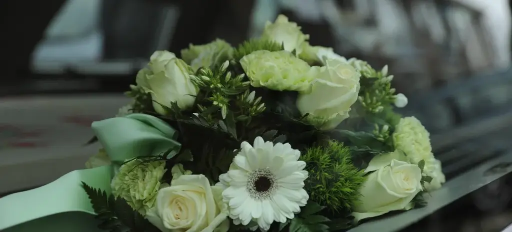 How to Preserve Funeral Flowers as Meaningful Keepsakes