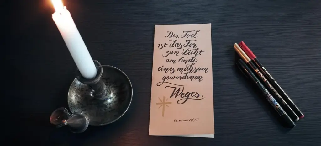 Understanding Funeral Memorial Cards, Pamphlets, Booklets, and Programs