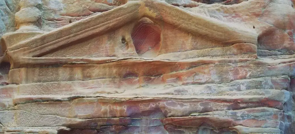 Compassionate Choices for Cremated Ashes: Handling, Placing, and Storing