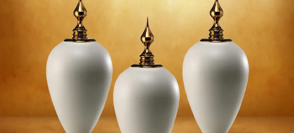 Cremation Urns, Boxes, and Memorial Items: A Gentle Guide to Types, Sizes, and Guidelines